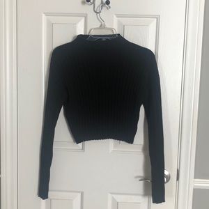 Black Guess crop sweater
